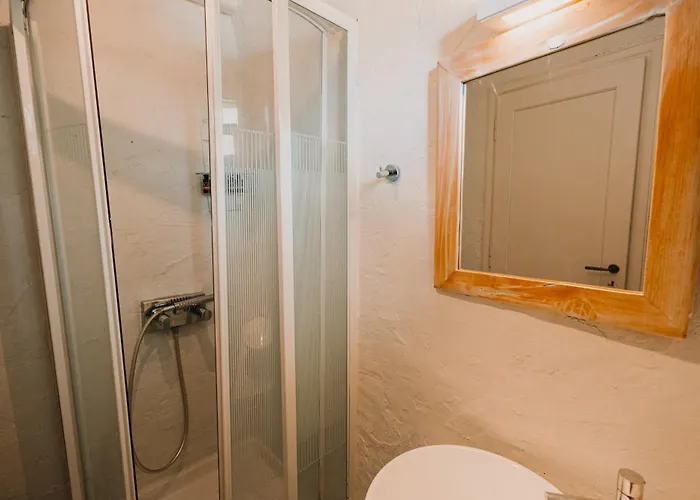 Dinora אגיוס יואניס