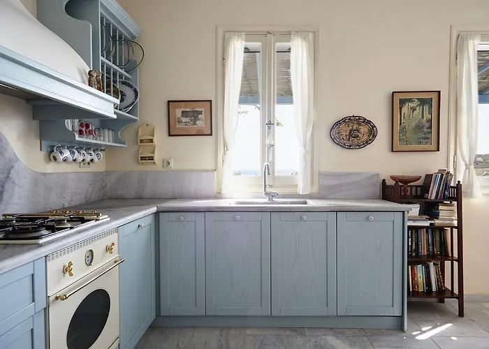 Dinora אגיוס יואניס